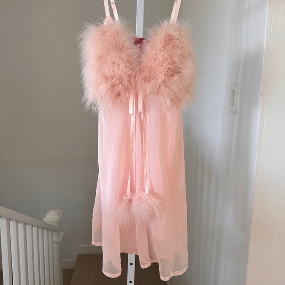 NWT Betsey Johnson Feather Trim Chiffon Babydoll Pink Medium - Picture 3 of 9